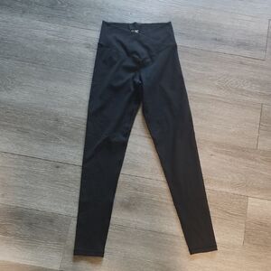 Pacsun  High-Waisted- V  Leggings SIZE SMALL